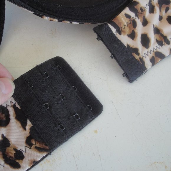 Pink K Leopard/Cheetah Print Underwire Bra Size 42D - Picture 4 of 7